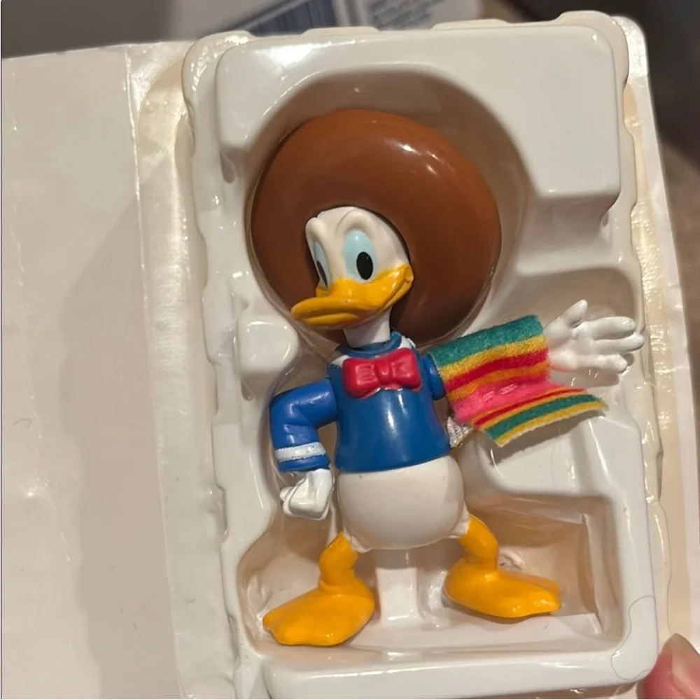 Disney The Three Caballeros  Donald Duck Figure Promotional VHS Box